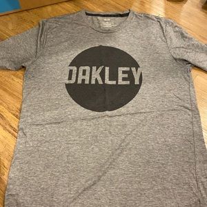 Men’s Oakley tshirts